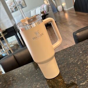 Stanley Cream Tumbler with Handle